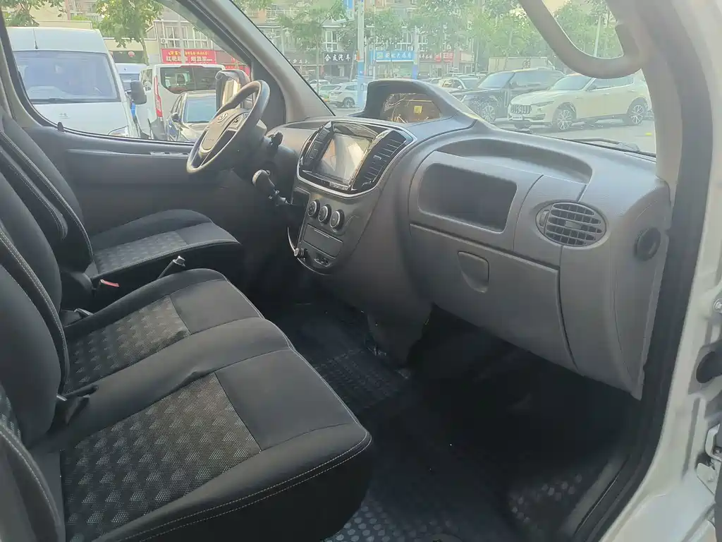 Maxus V80 2022