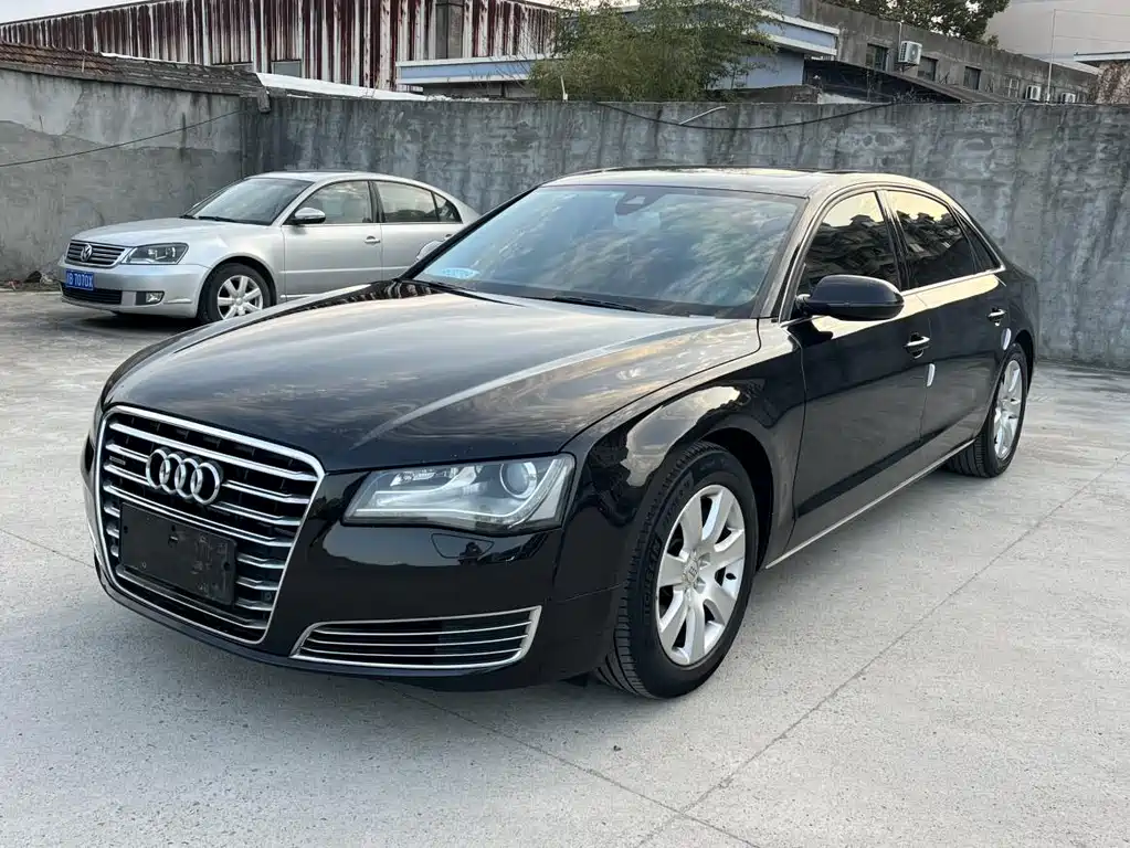 Audi A8 2014 — фото 1