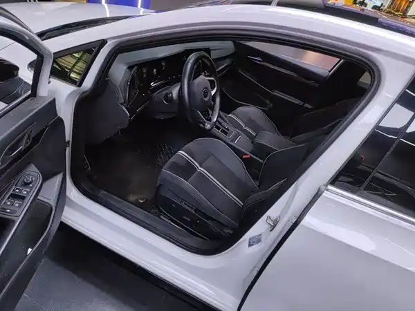 Volkswagen Golf 2022