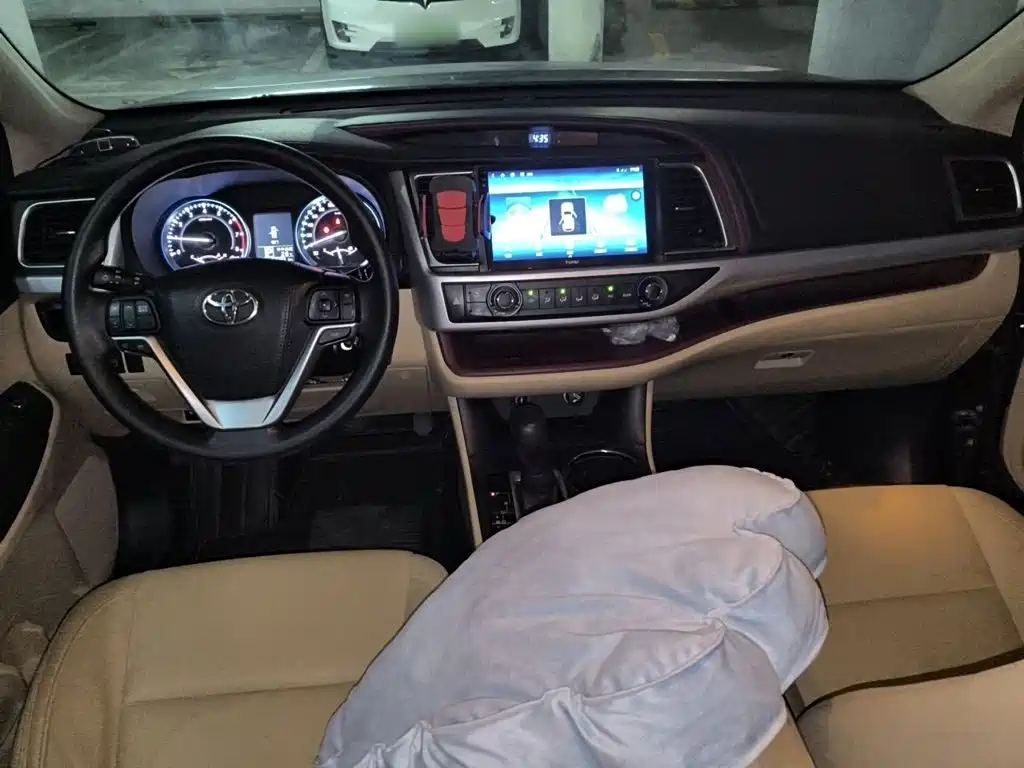 Toyota Highlander 2016 — фото 13