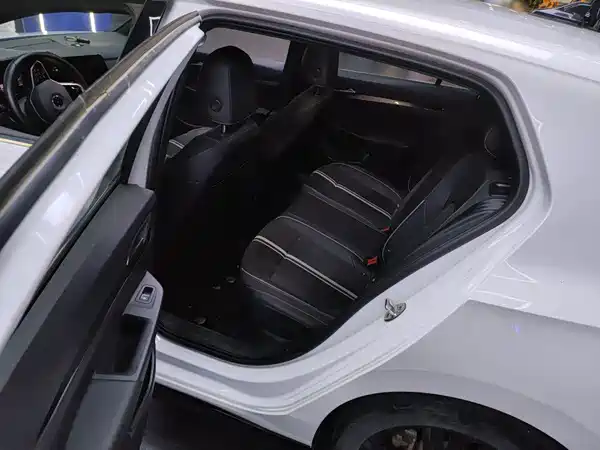 Volkswagen Golf 2022
