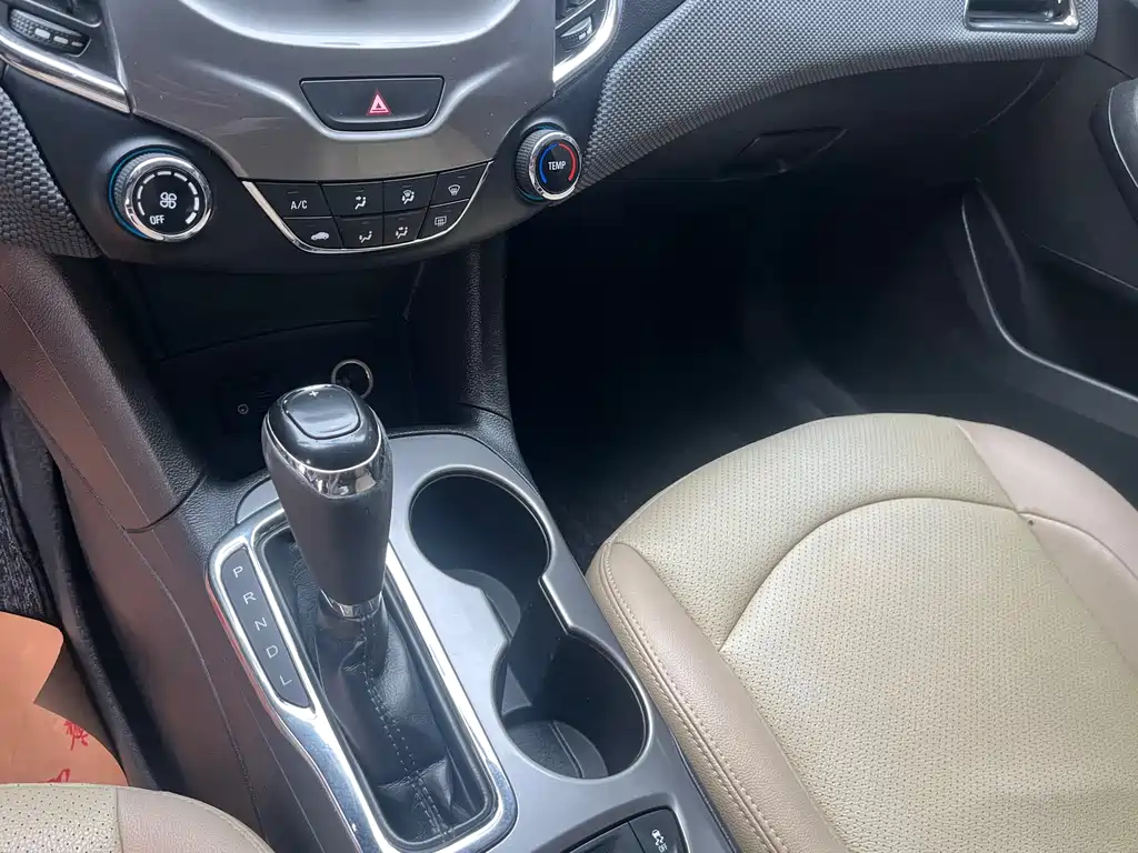 Chevrolet Cruze 2017 — фото 13