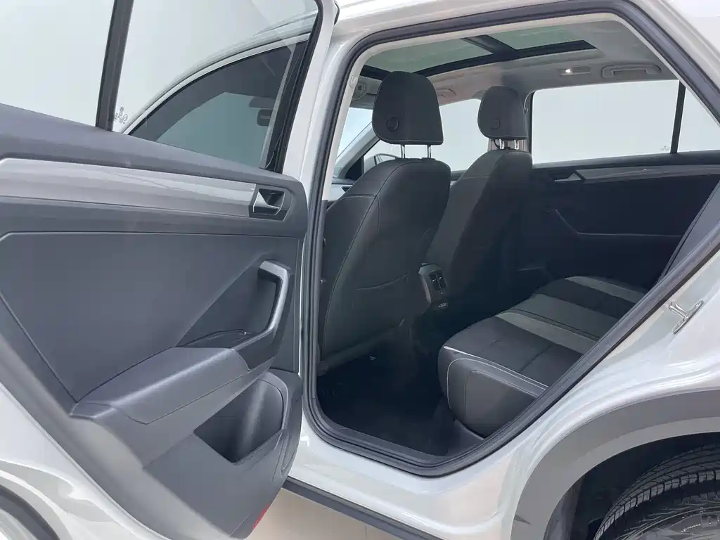 Volkswagen T-Roc 2022 — фото 14