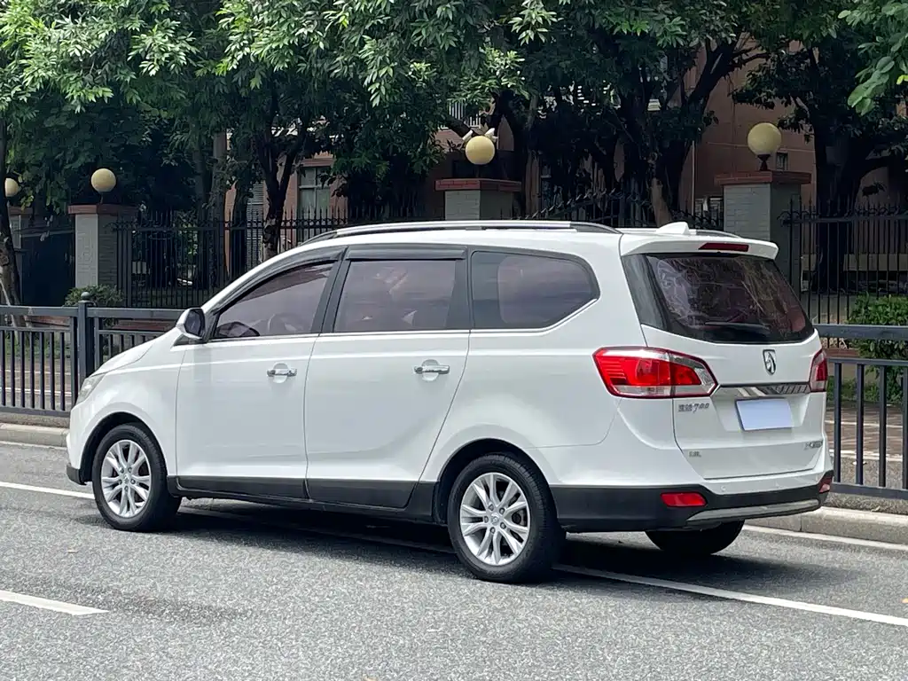 Baojun 730 2015