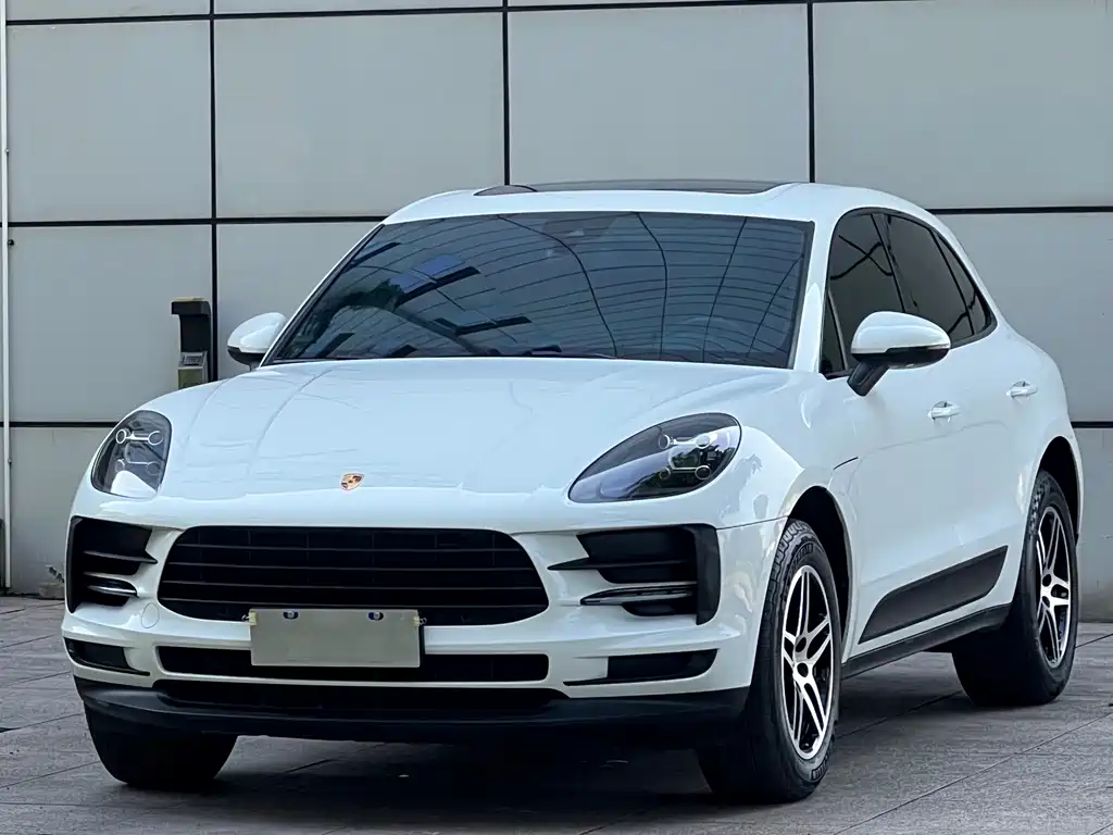 Porsche Macan 2019 — фото 1