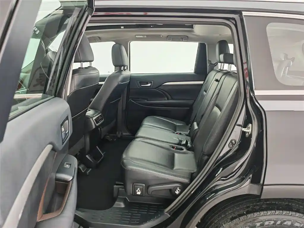 Toyota Highlander 2015 — фото 15