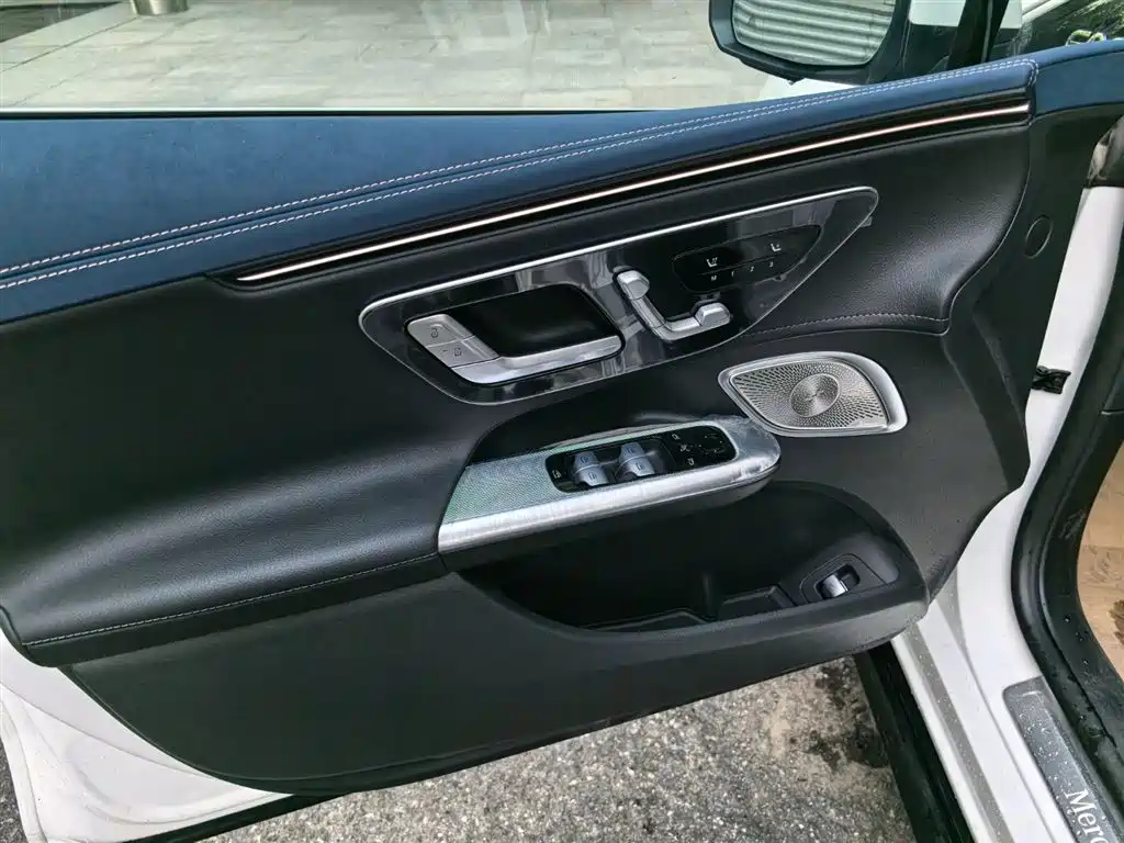 Mercedes-Benz EQE 2025