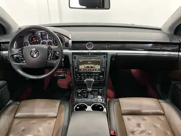 Volkswagen Phaeton 2015