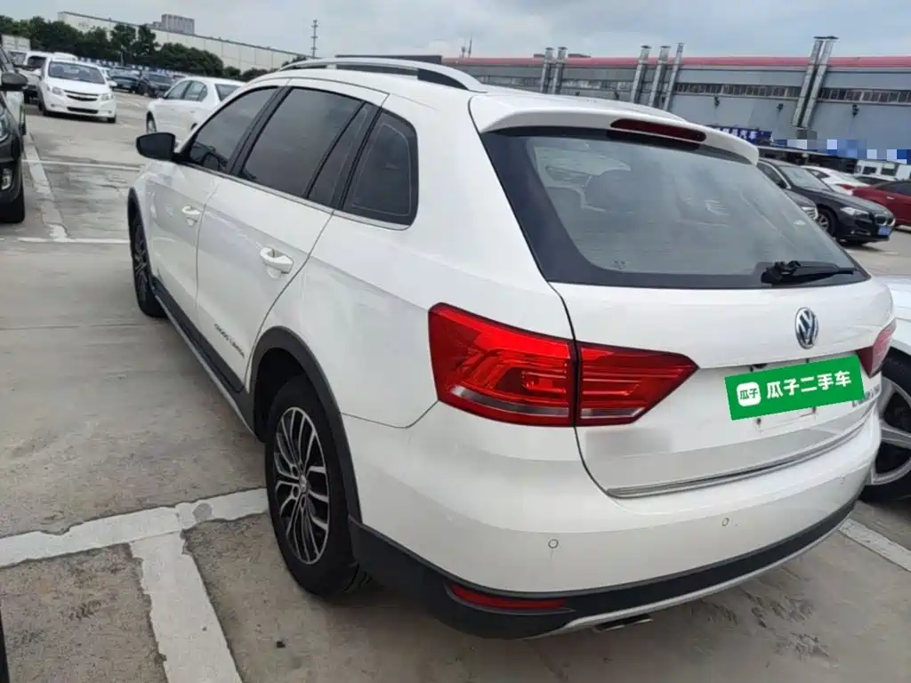 Volkswagen Cross Lavida 2015