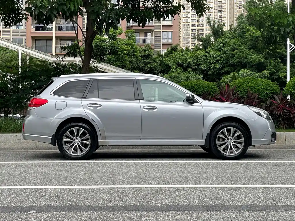 Subaru Outback 2014 — фото 6