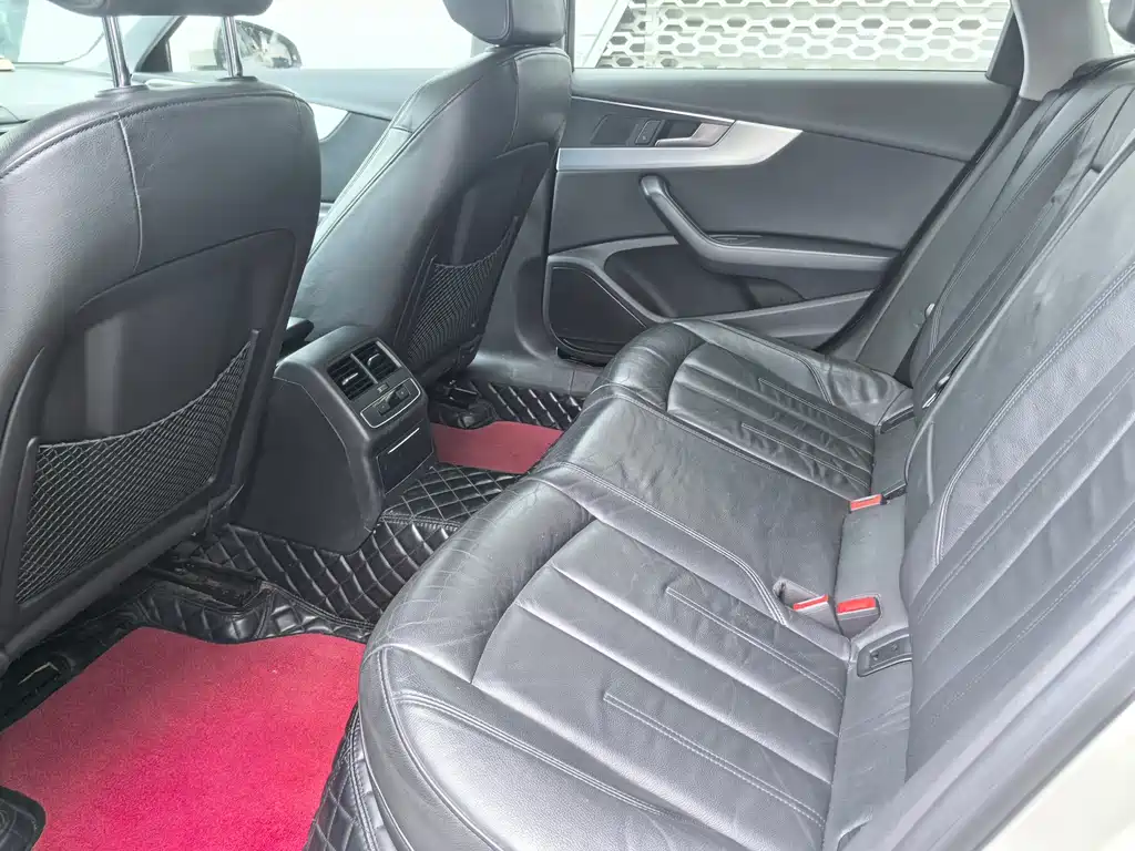Audi A4L 2019