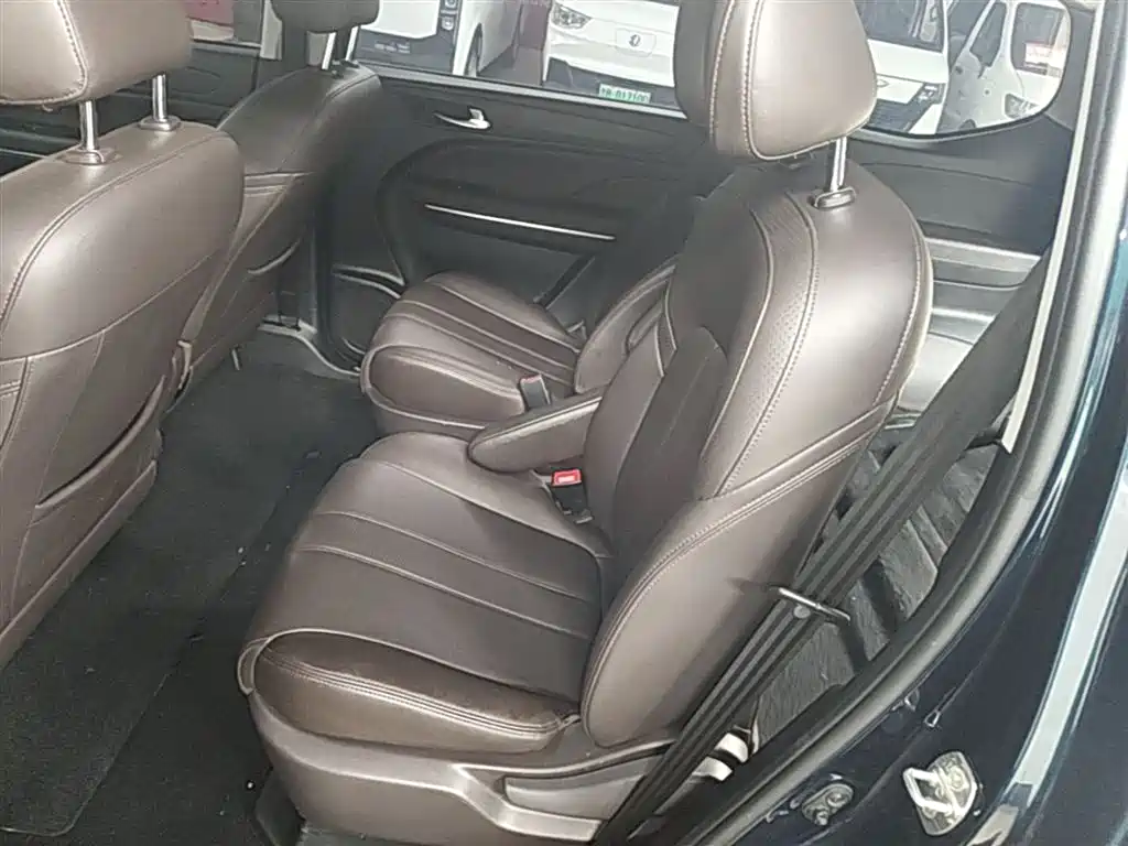GAC Motor Trumpchi M6 2020 — фото 17
