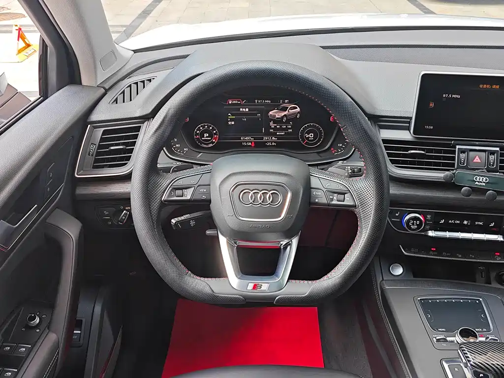 Audi Q5L 2020 — фото 19