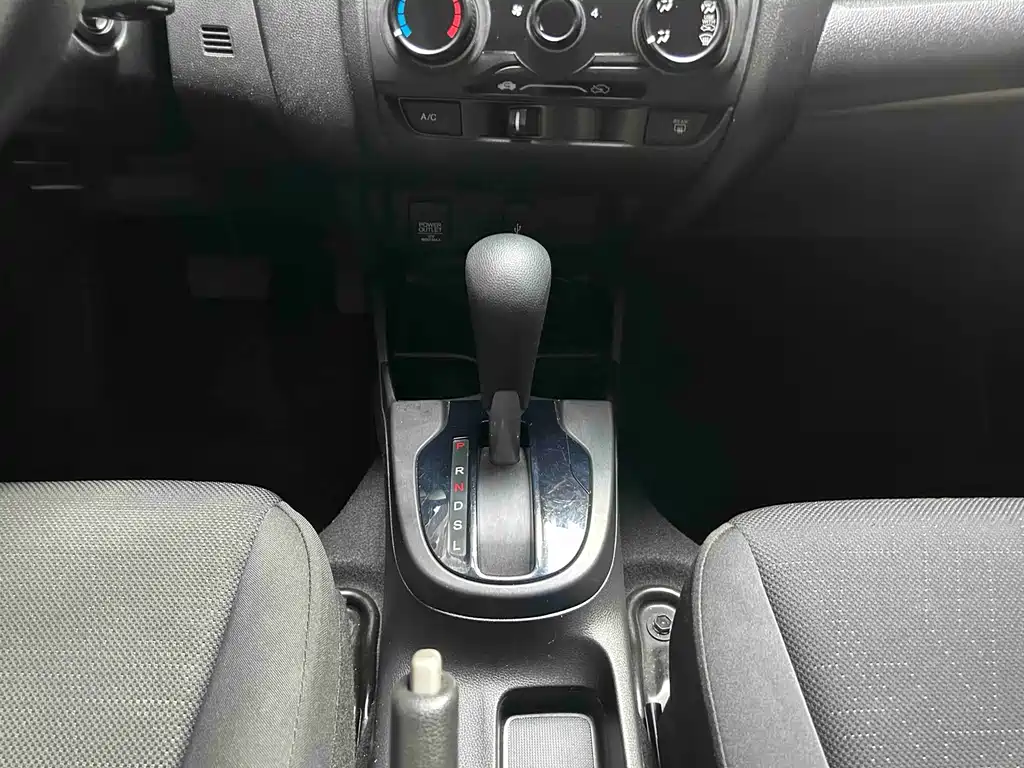 Honda Fit 2017 — фото 15