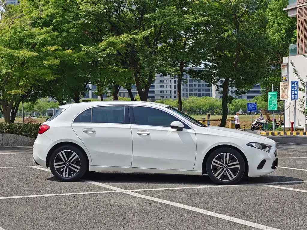 Mercedes-Benz A-Class 2020 — фото 8