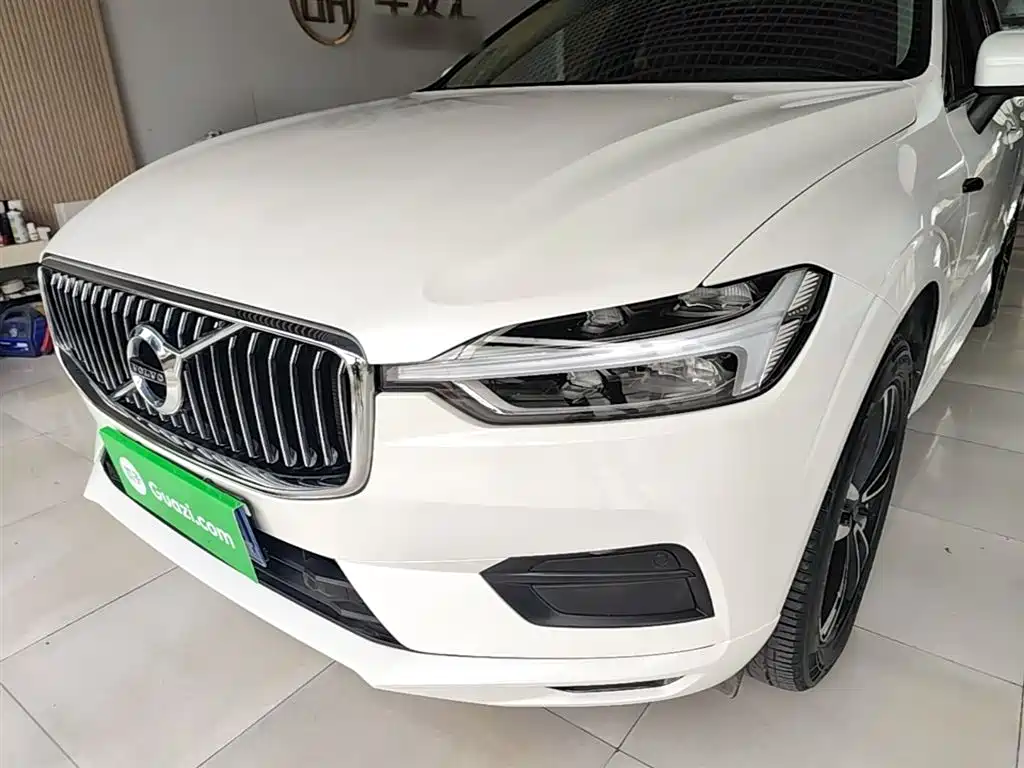 Volvo XC60 2018 — фото 24