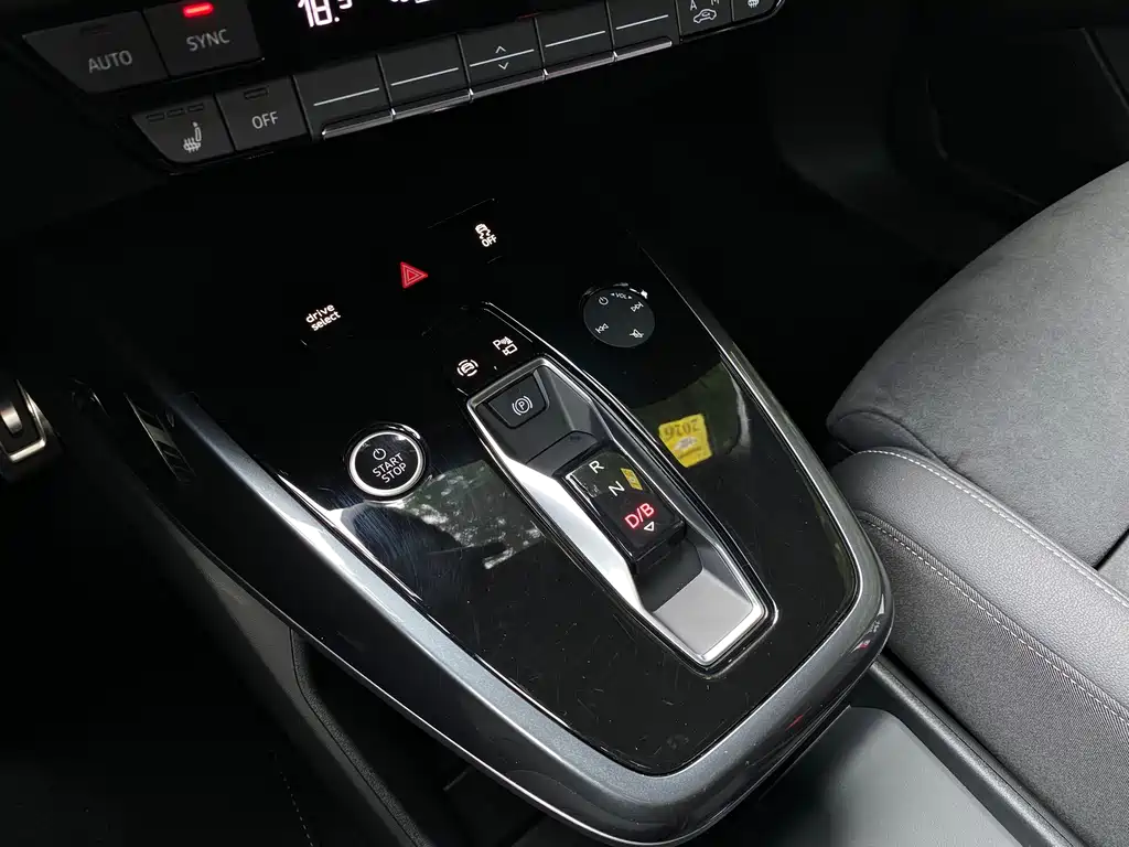 Audi Q5 e-tron 2024 — фото 16
