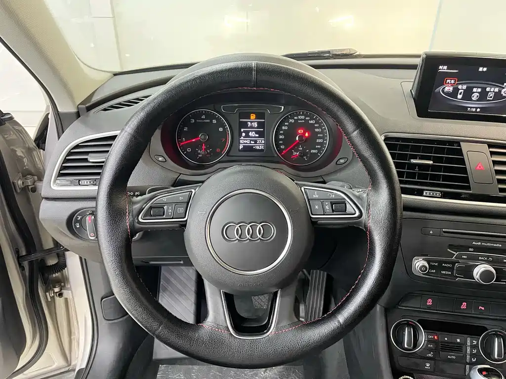 Audi Q3 2018 — фото 21
