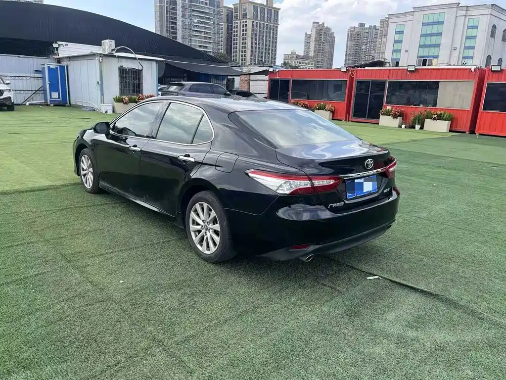 Toyota Camry 2019 — фото 6