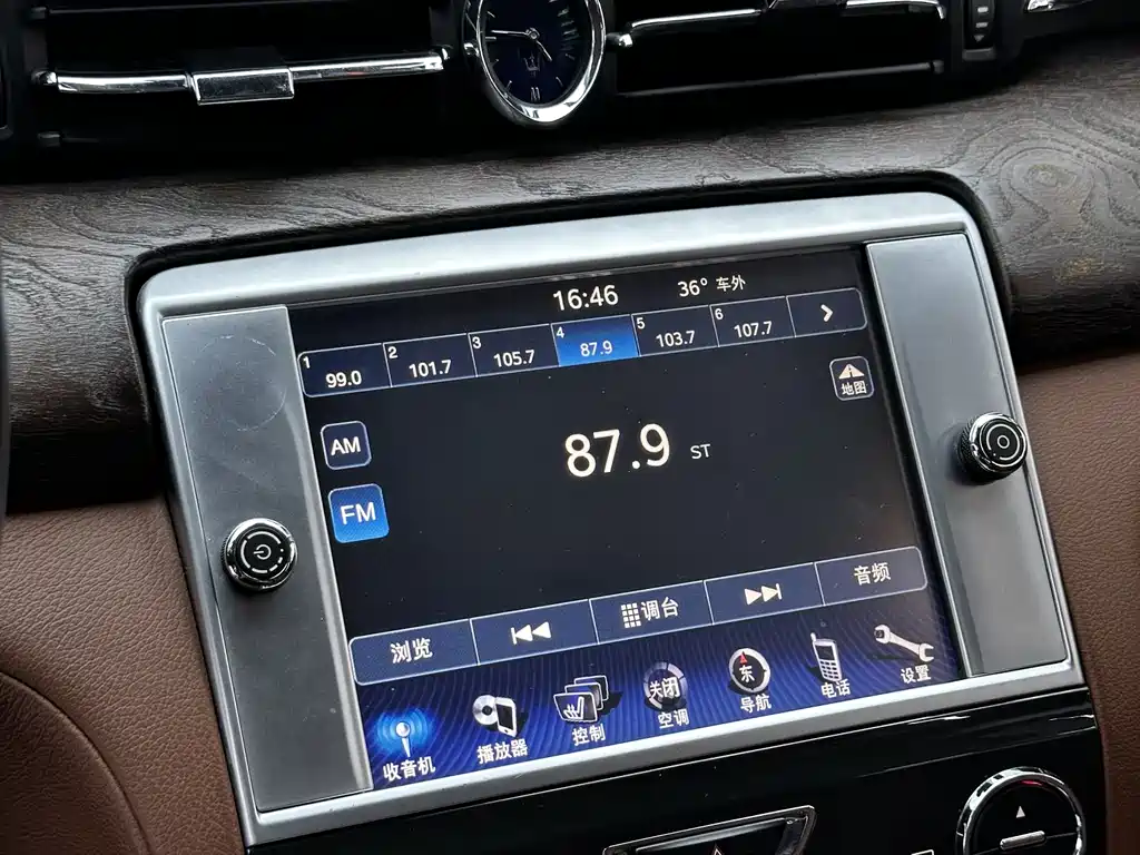 Maserati Quattroporte 2015 — фото 17