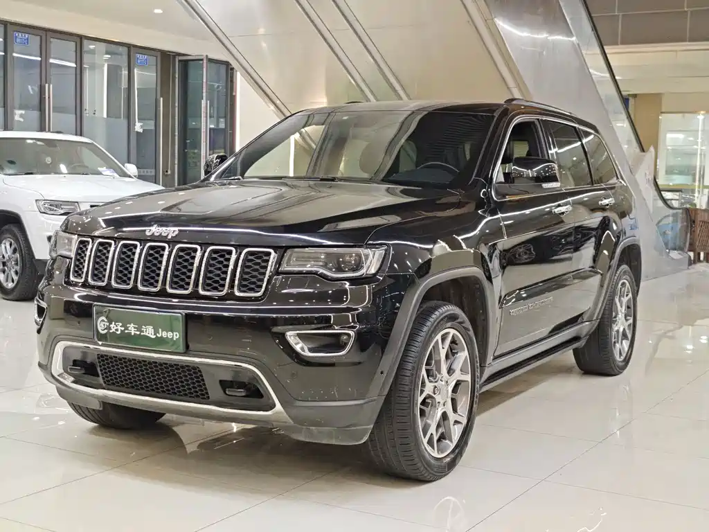 Jeep Grand Cherokee 2021 — фото 1