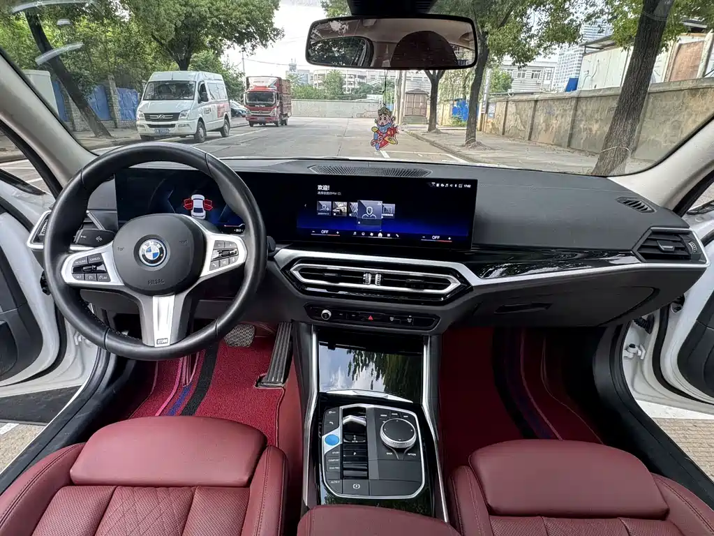 BMW i3 2024
