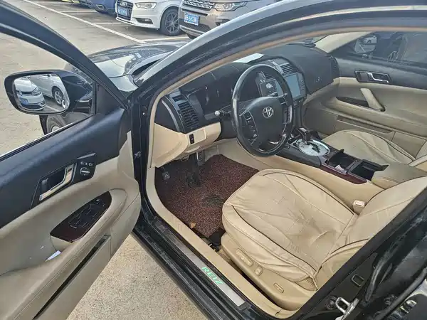 Toyota Reiz 2010