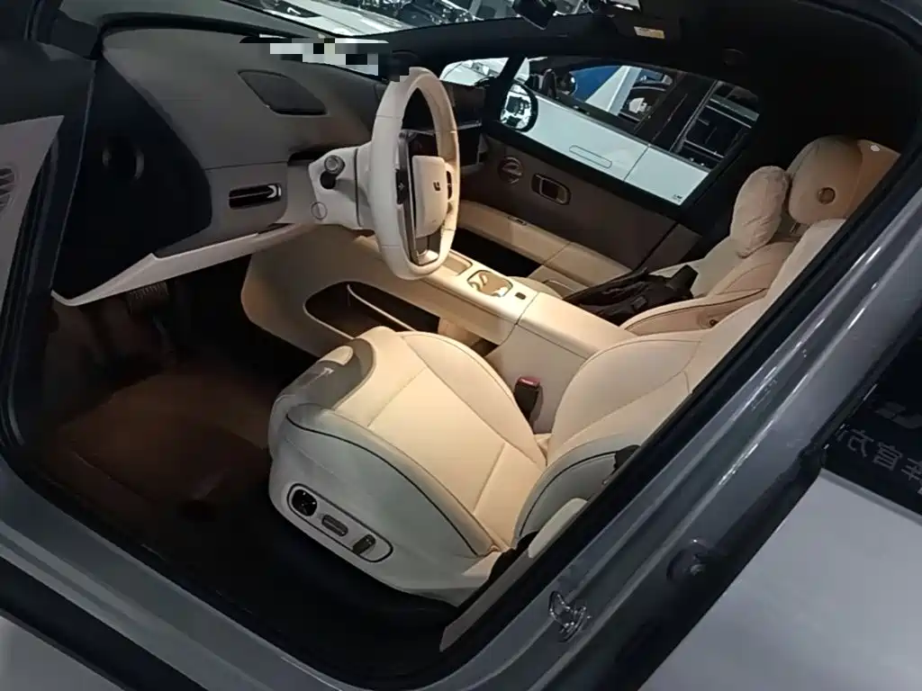 Li Auto i6 2025 — фото 12