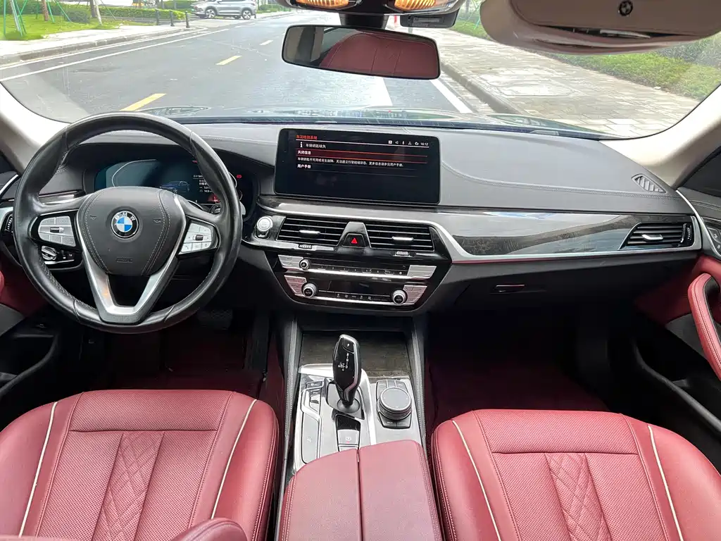 BMW 5 Series 2021 — фото 14