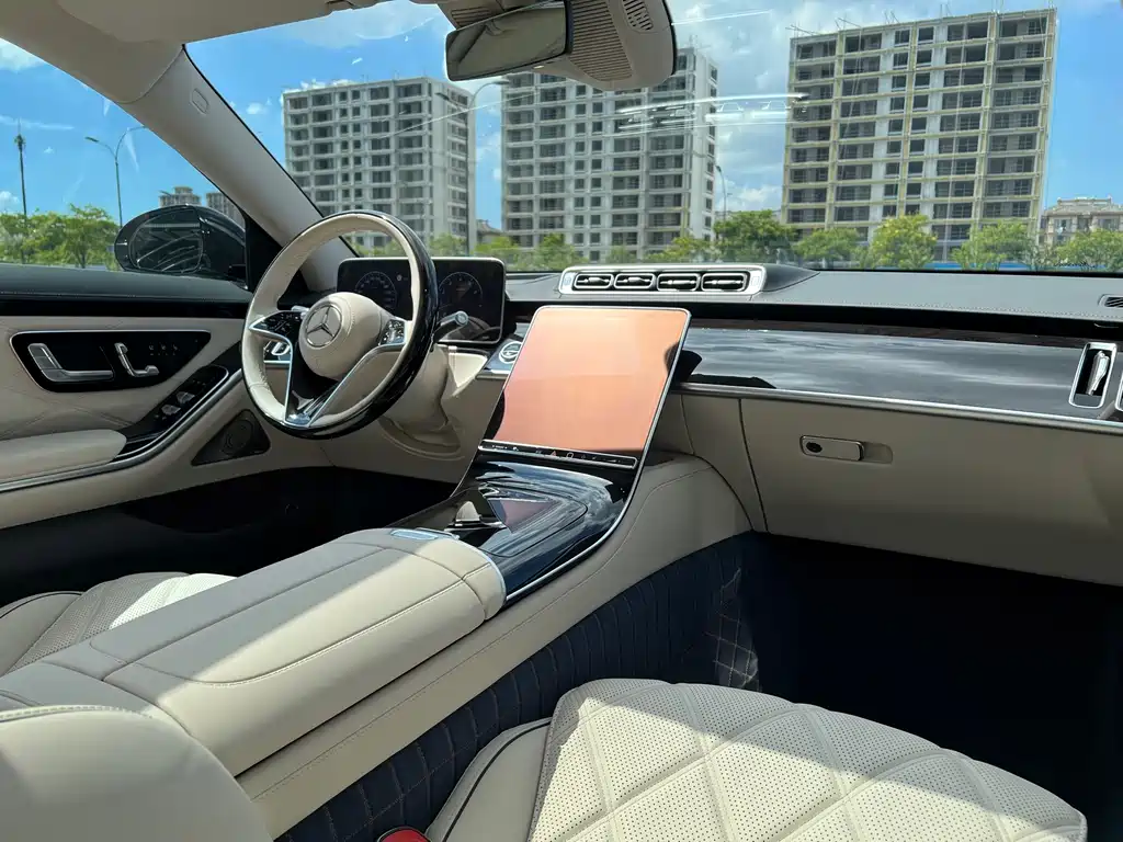 Mercedes-Benz S-Class 2024