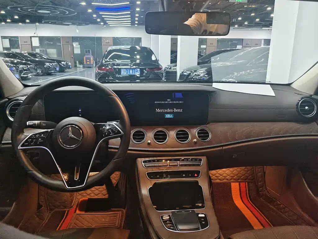 Mercedes-Benz E-Class 2022 — фото 16