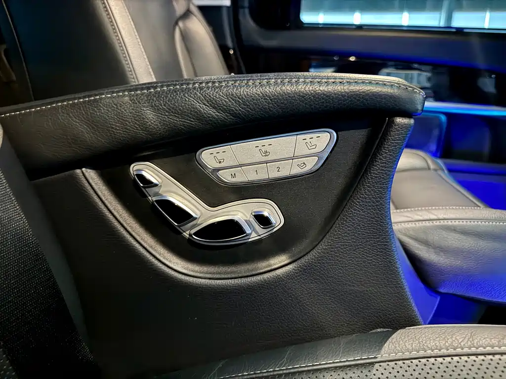 Mercedes-Benz V-Class 2019 — фото 11