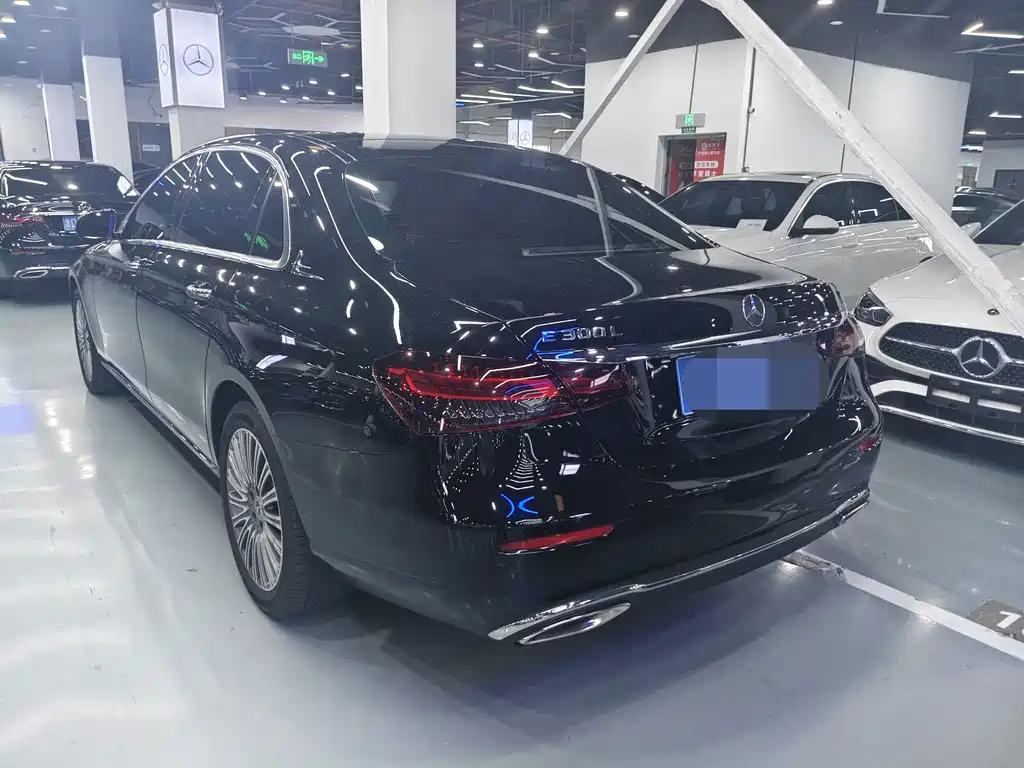 Mercedes-Benz E-Class 2022 — фото 23