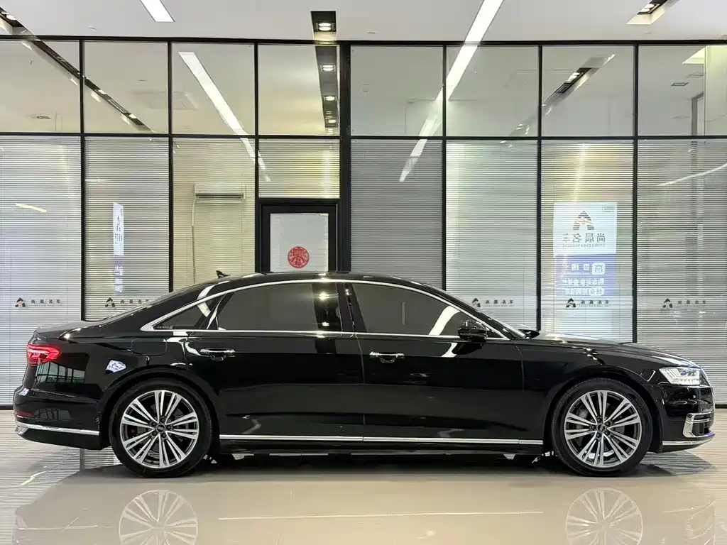 Audi A8 2020 — фото 17