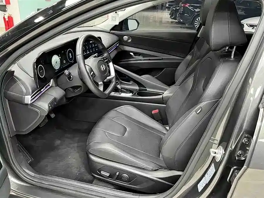Hyundai Elantra 2024