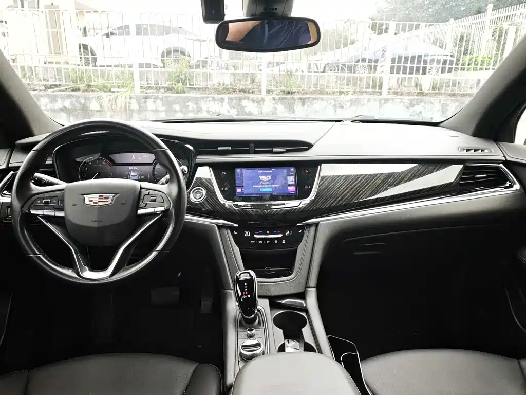 Cadillac XT6 2021 — фото 9