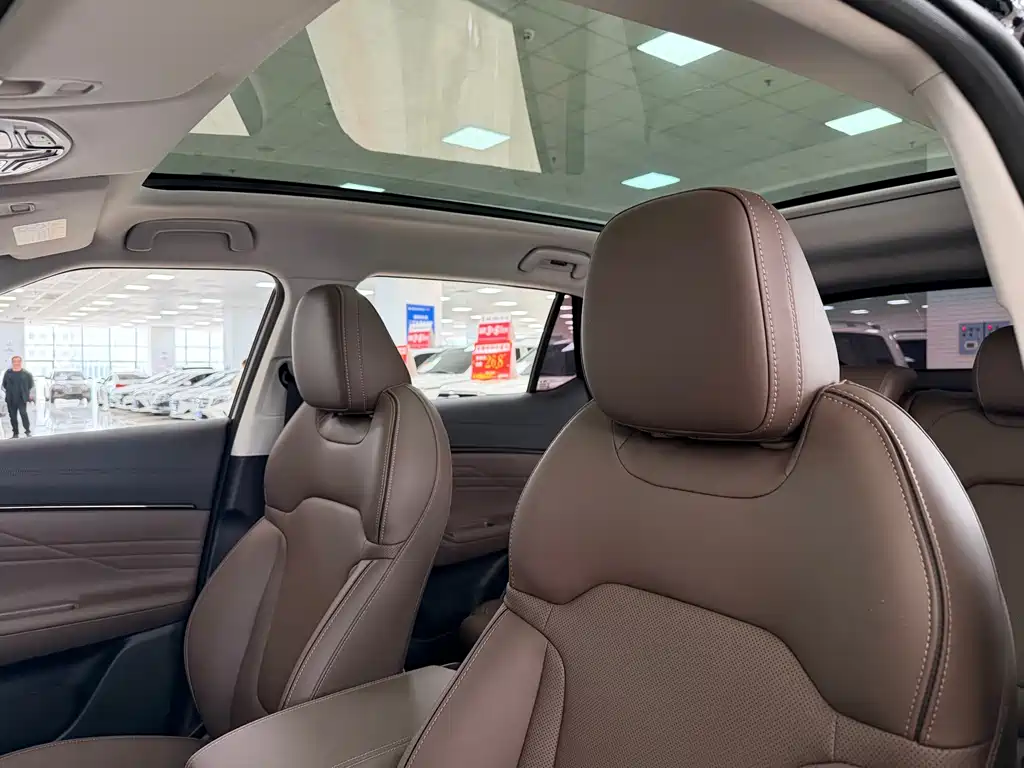 GAC Motor Trumpchi GS4 2025 — фото 12
