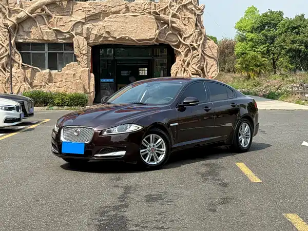 Jaguar XF 2015