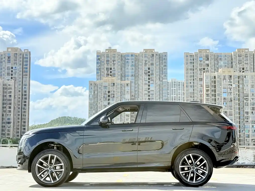 Land Rover Sport 2025 — фото 11