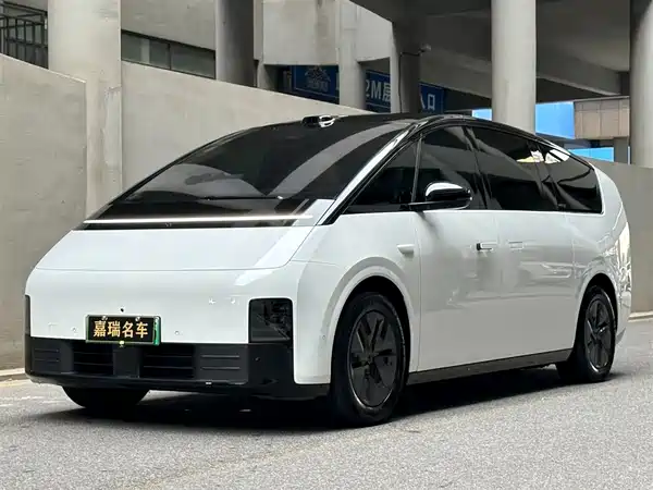 Li Auto MEGA 2025