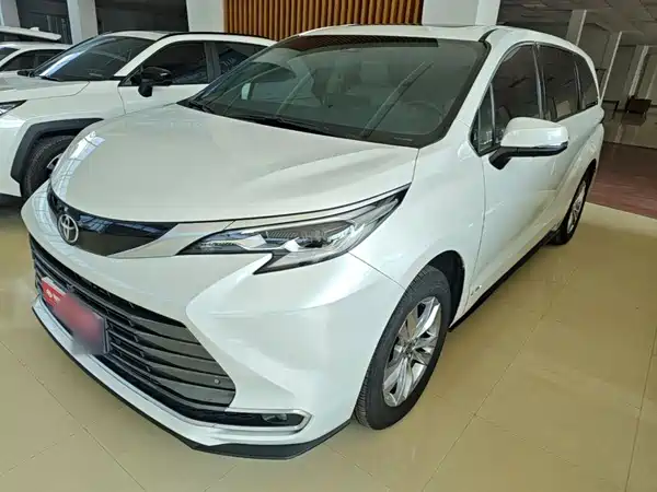 Toyota Sienna 2025