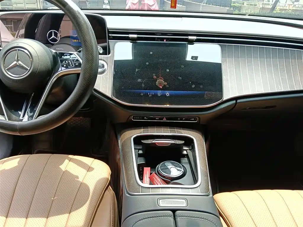 Mercedes-Benz E-Class 2024