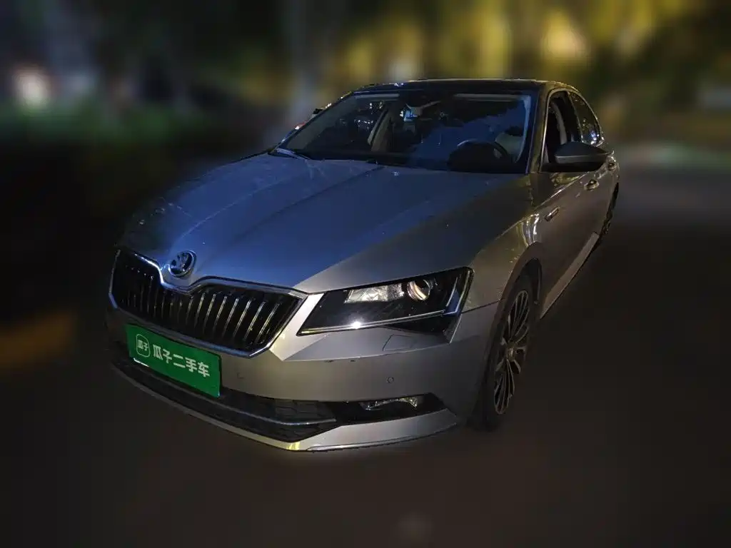 Skoda Superb 2017 — фото 2