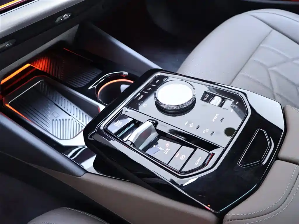 BMW 5 Series 2026 — фото 11
