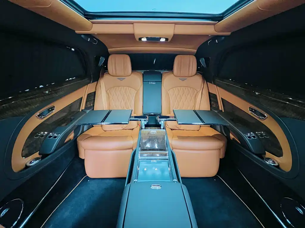 Bentley Mulsanne 2017 — фото 11