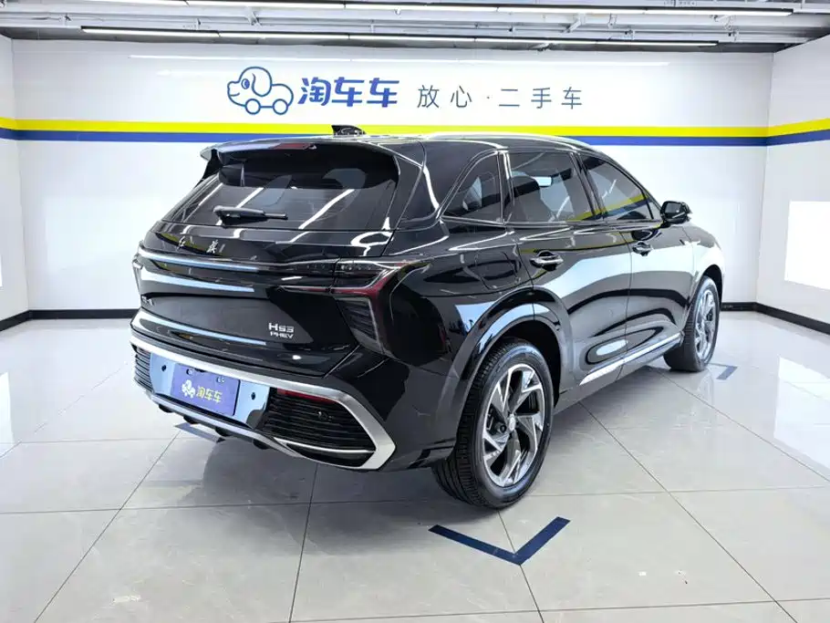 Hongqi HS3 PHEV 2025 — фото 3