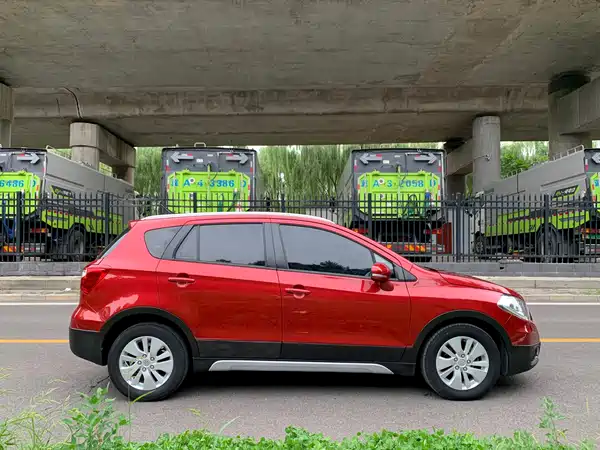 Suzuki S-Cross 2014