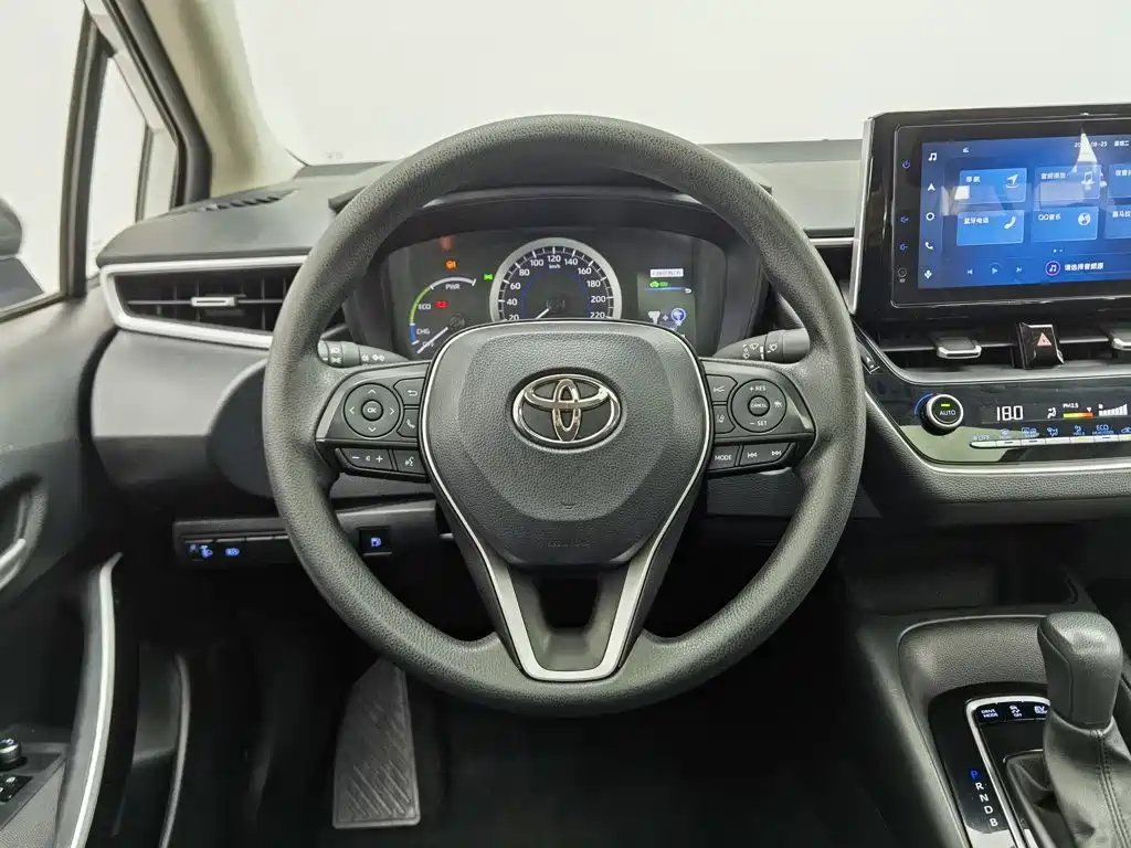 Toyota Corolla 2021 — фото 11