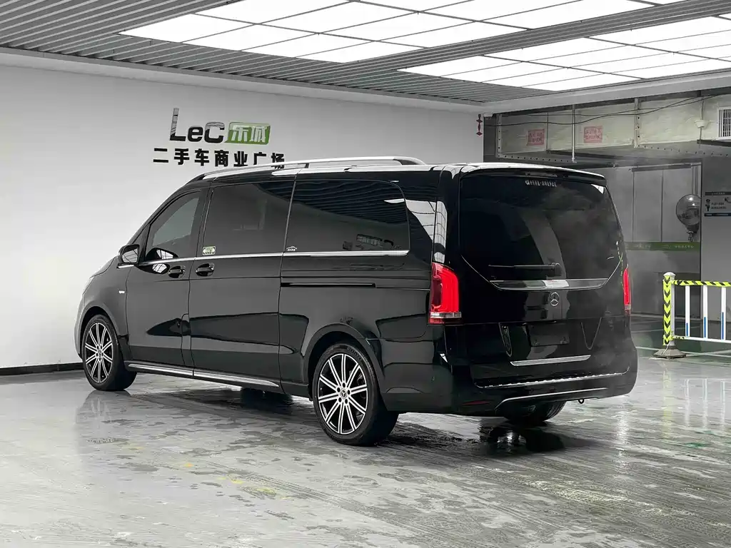 Mercedes-Benz V-Class 2022 — фото 6