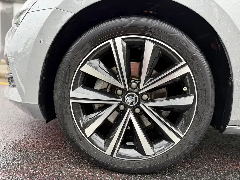 Skoda Superb 2022 — фото 15